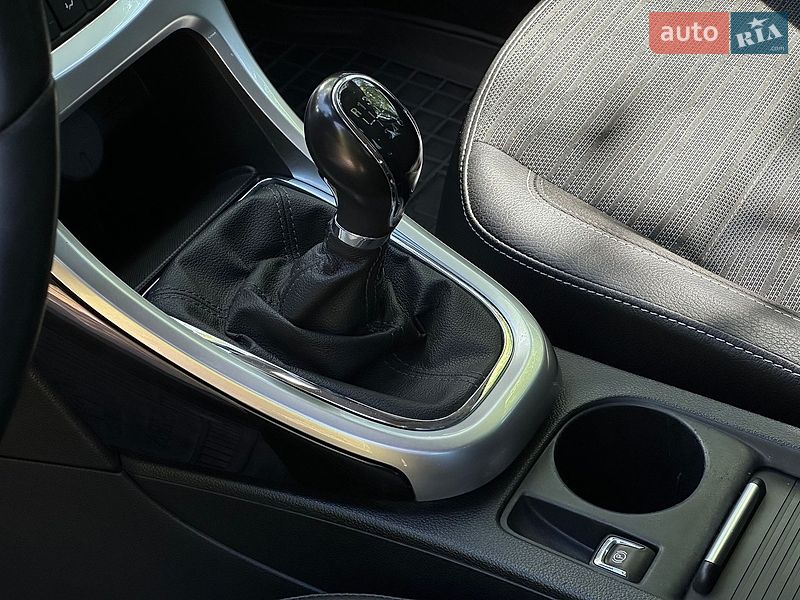 Универсал Opel Astra 2014 в Киеве
