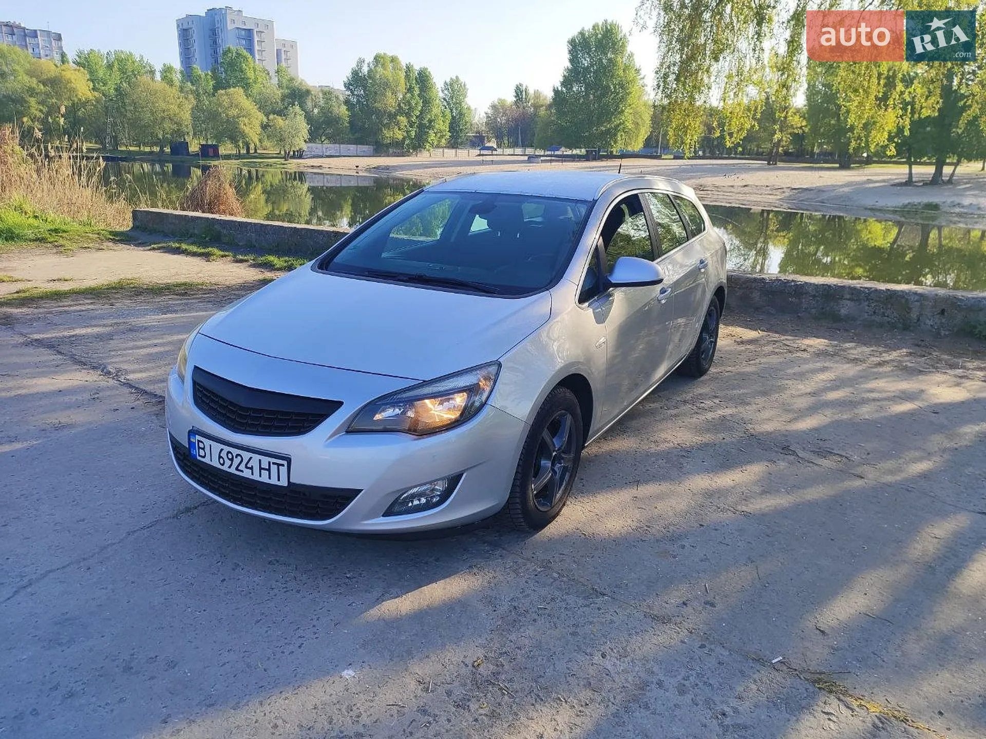 2010 Opel Astra - фото 1
