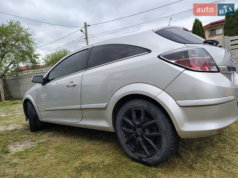 Хэтчбек Opel Astra 2006 в Львове