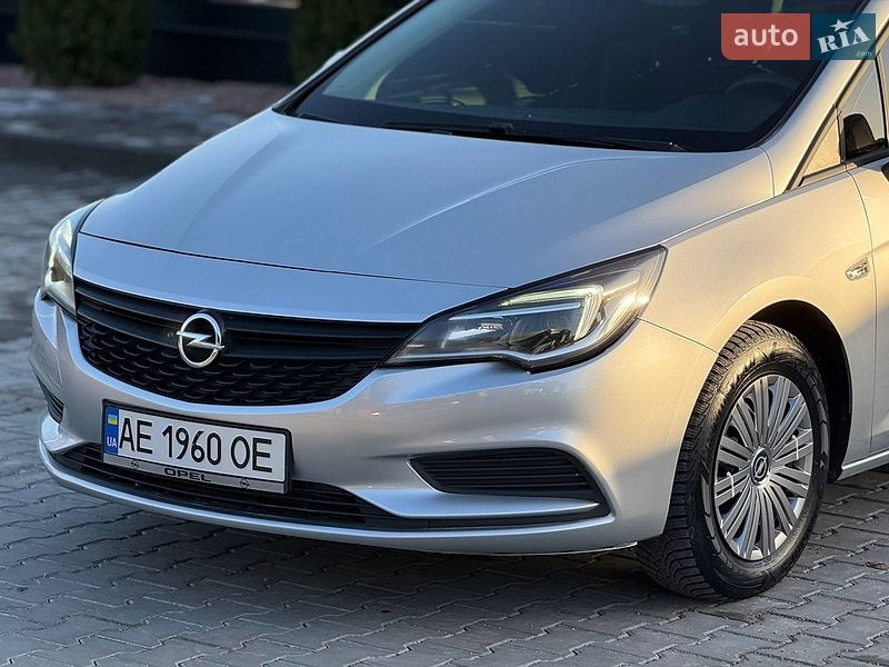 Универсал Opel Astra 2017 в Днепре
