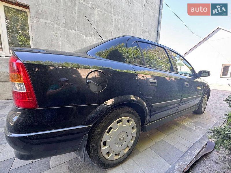 Седан Opel Astra 2007 в Львові