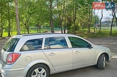 Универсал Opel Astra 2009 в Ровно