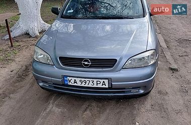 Седан Opel Astra 2006 в Веселиновому