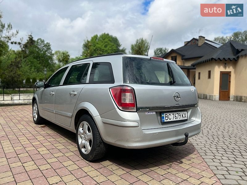 Универсал Opel Astra 2008 в Жовкве