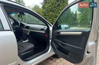 Универсал Opel Astra 2008 в Жовкве