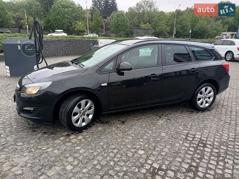 Универсал Opel Astra 2015 в Львове