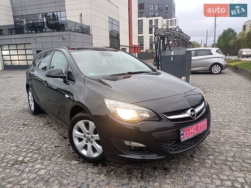 Универсал Opel Astra 2015 в Львове