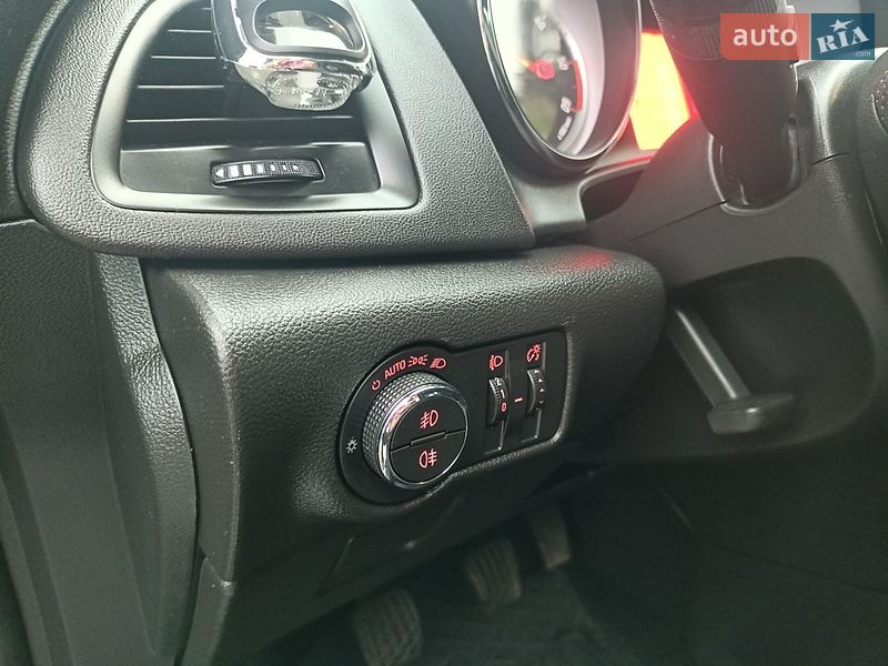 Универсал Opel Astra 2015 в Львове
