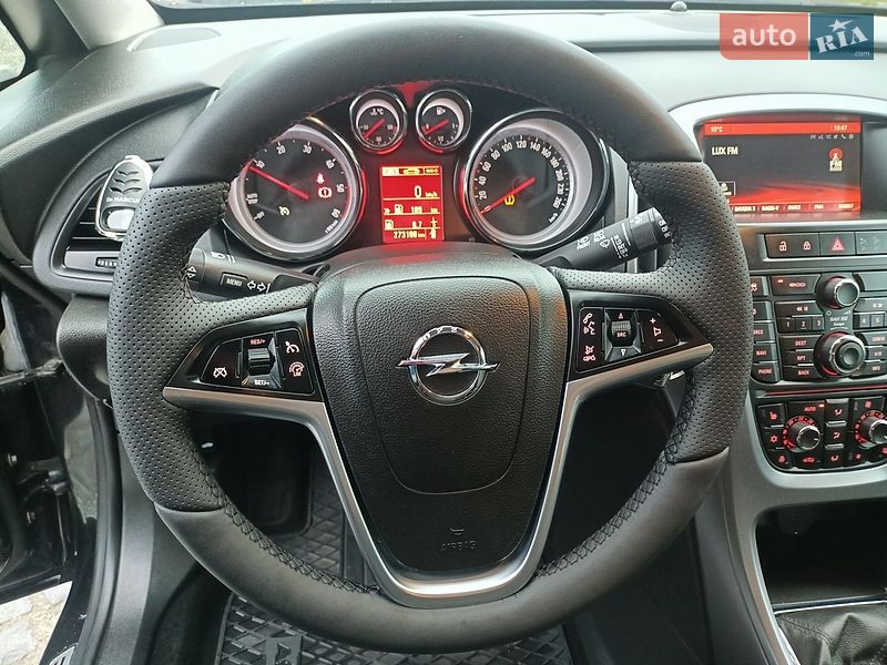Универсал Opel Astra 2015 в Львове