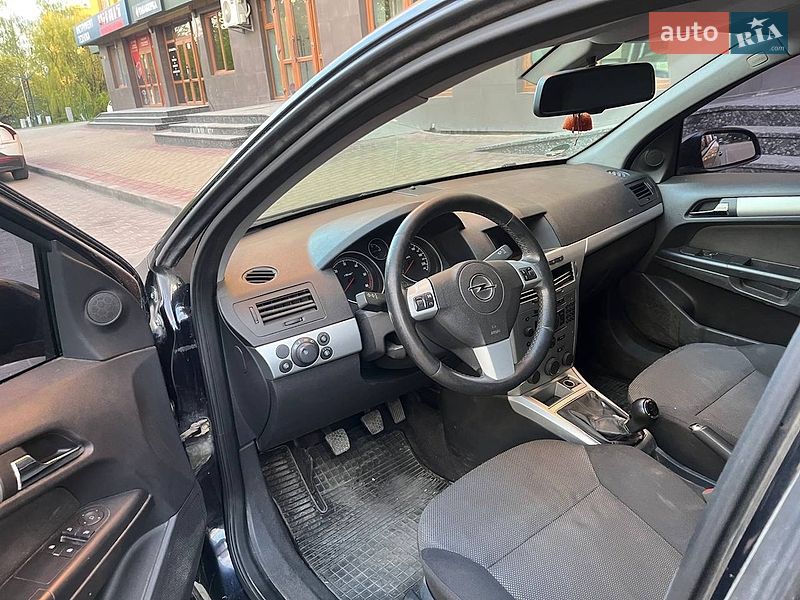 Універсал Opel Astra 2009 в Луцьку