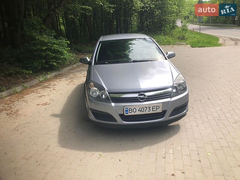 Хэтчбек Opel Astra 2005 в Кременце