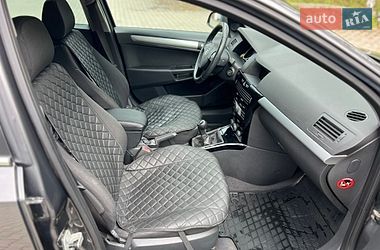 Универсал Opel Astra 2010 в Луцке