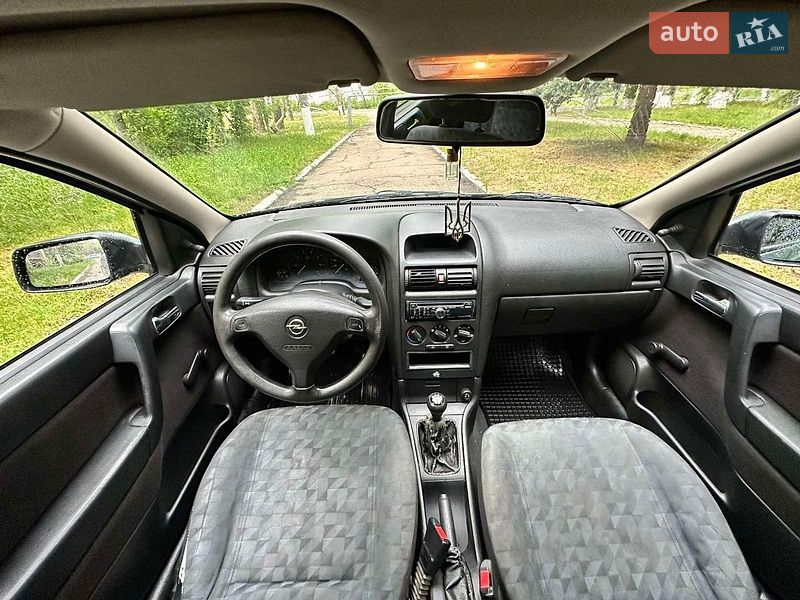 Седан Opel Astra 2000 в Одессе