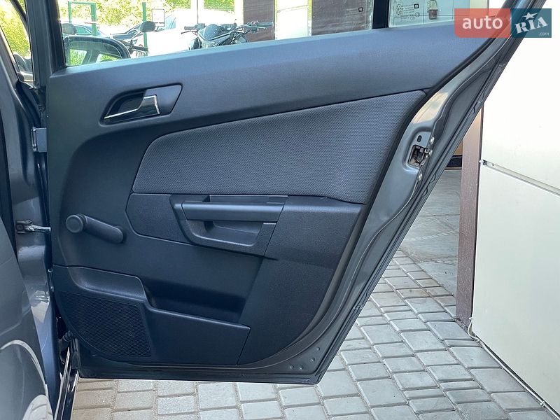 Хетчбек Opel Astra 2006 в Бердичеві
