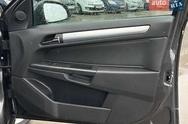 Универсал Opel Astra 2010 в Львове