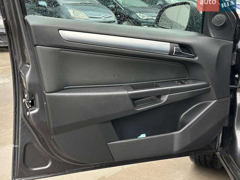 Универсал Opel Astra 2010 в Львове