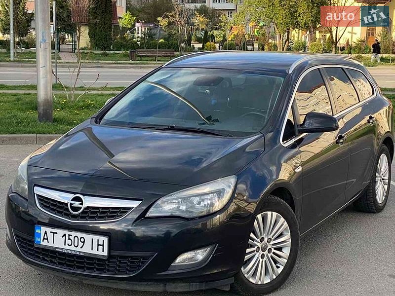Opel Astra 2011 Opel Astra 2011