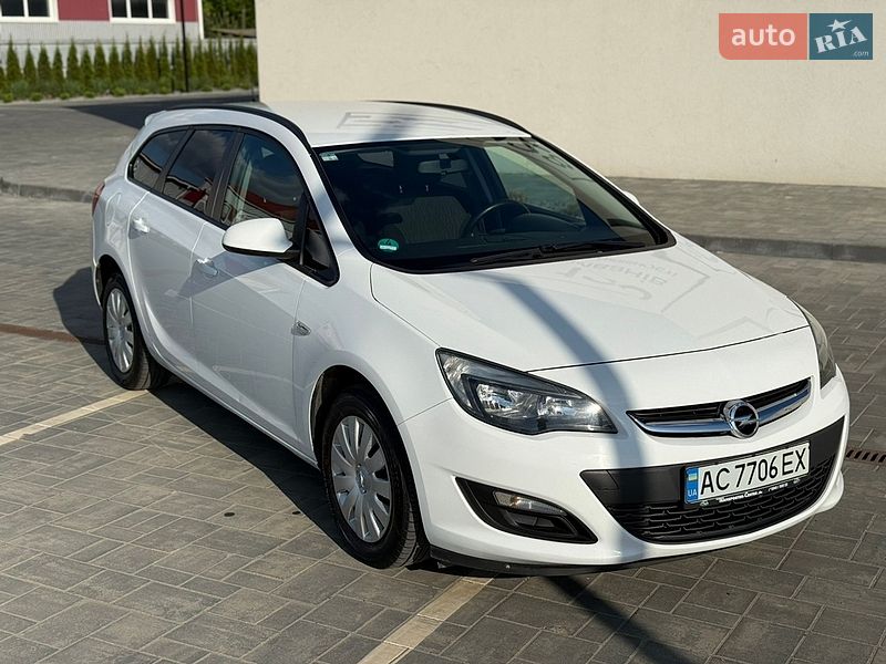 Универсал Opel Astra 2014 в Луцке