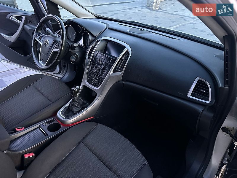 Универсал Opel Astra 2011 в Тернополе
