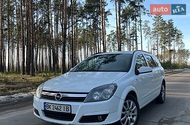 Универсал Opel Astra 2006 в Сарнах