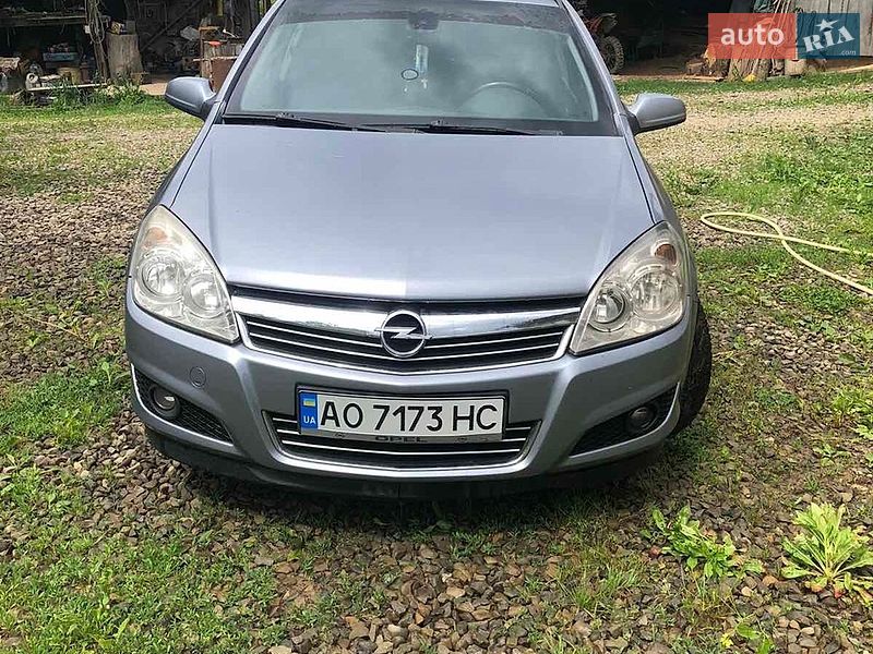 Універсал Opel Astra 2008 в Тячеві
