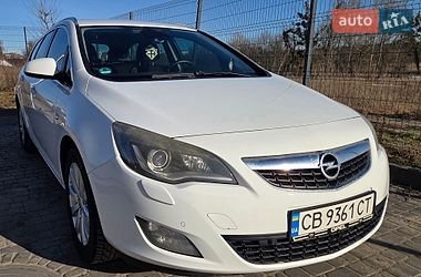 Універсал Opel Astra 2011 в Гостомелі