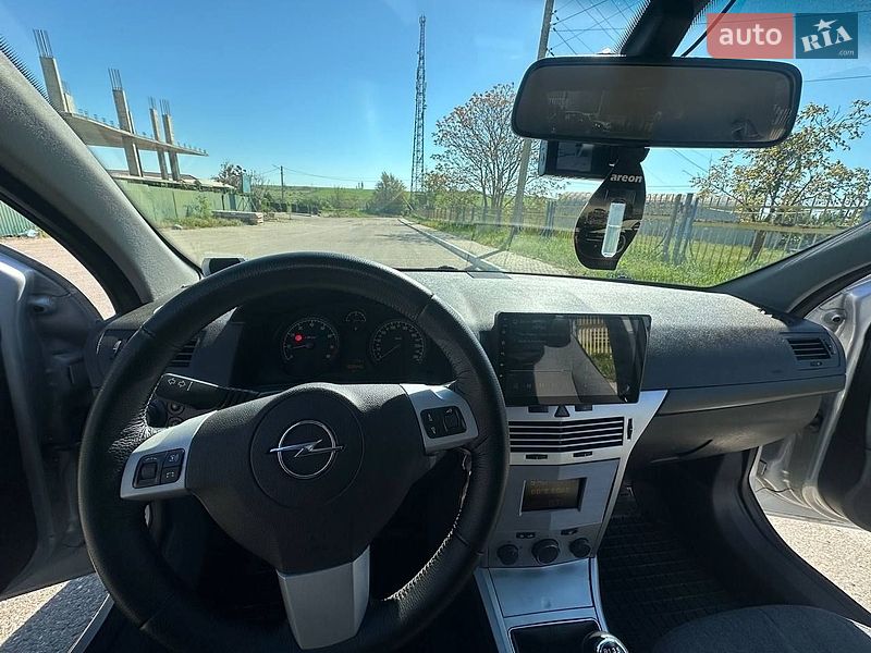 Універсал Opel Astra 2012 в Южному
