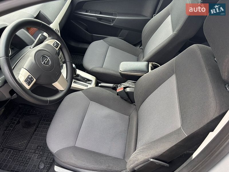 Седан Opel Astra 2008 в Киеве
