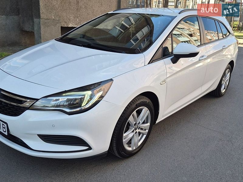 Універсал Opel Astra 2017 в Малині
