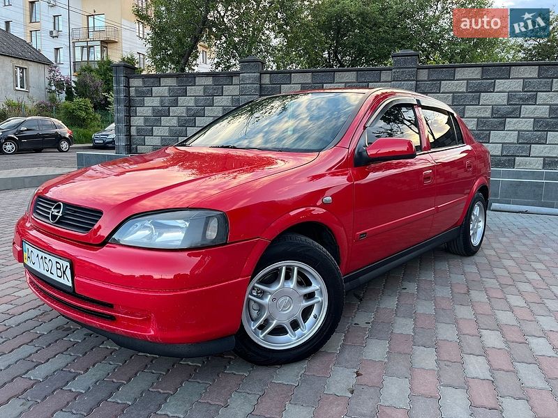 Седан Opel Astra 2002 в Ровно