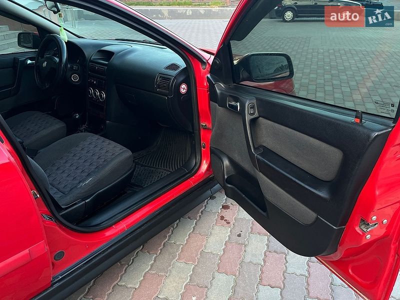 Седан Opel Astra 2002 в Ровно