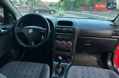 Седан Opel Astra 2002 в Ровно