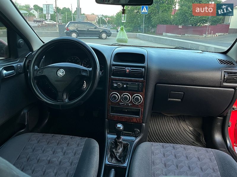 Седан Opel Astra 2002 в Ровно
