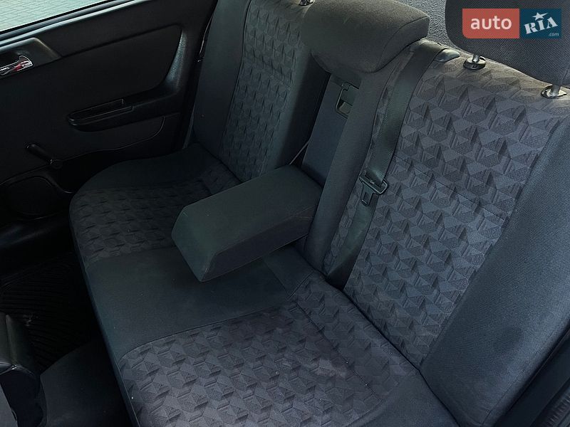 Седан Opel Astra 2002 в Ровно
