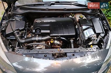 Универсал Opel Astra 2014 в Львове