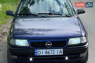 Хэтчбек Opel Astra 1995 в Могилев-Подольске