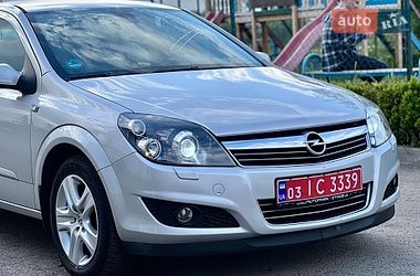 Хэтчбек Opel Astra 2009 в Ровно