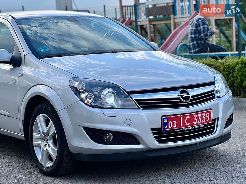 Хэтчбек Opel Astra 2009 в Ровно