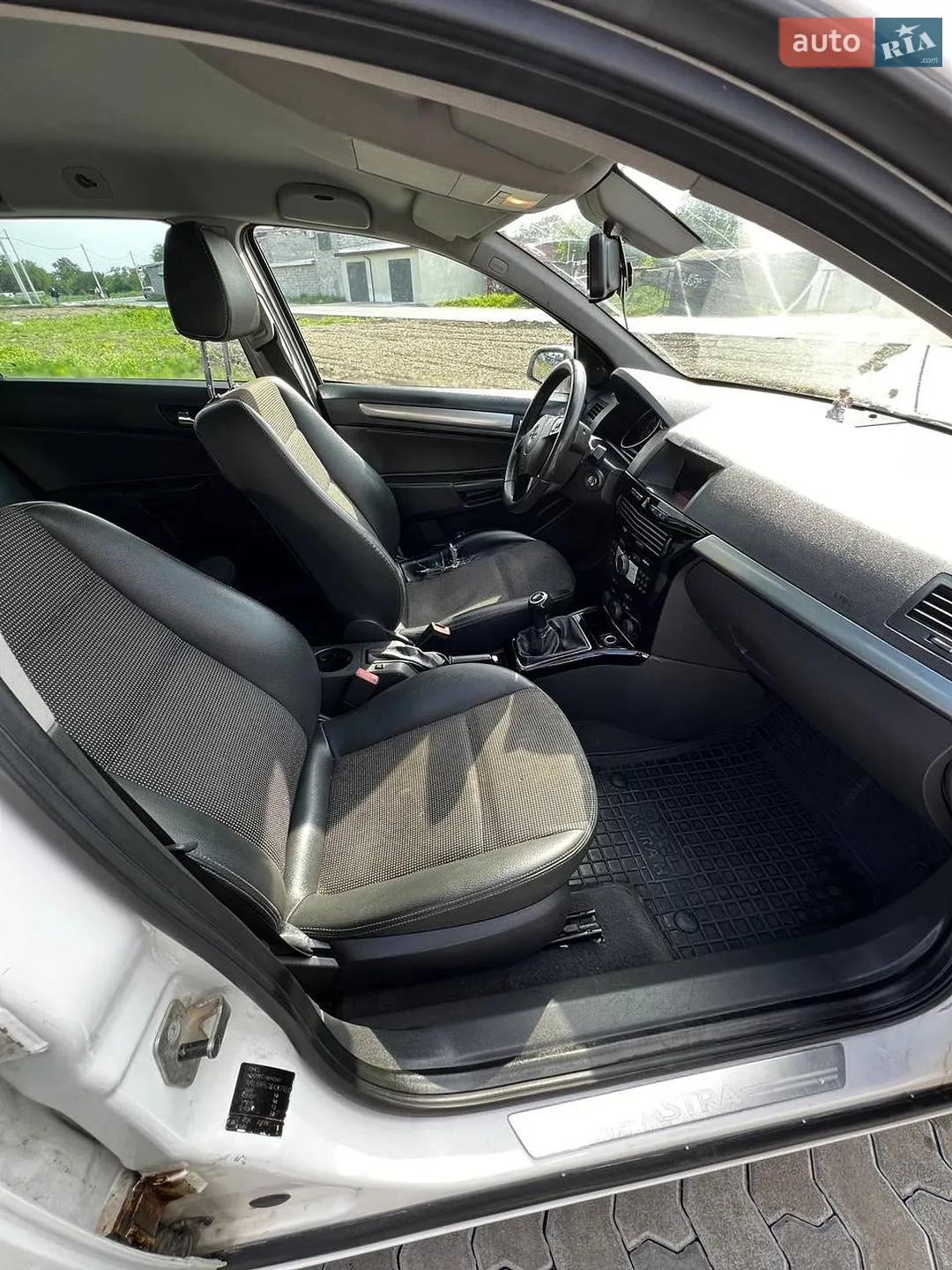 2010 Opel Astra - мініатюра 2