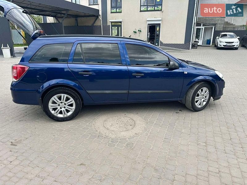 Универсал Opel Astra 2009 в Бучаче