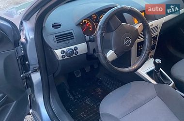 Хэтчбек Opel Astra 2008 в Олевске