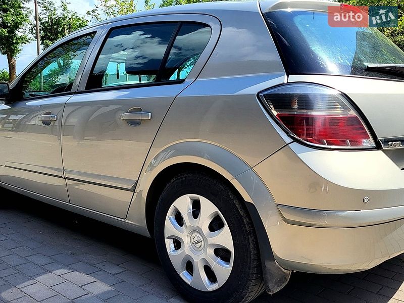 Седан Opel Astra 2008 в Кривом Роге фото 3 Седан Opel Astra 2008 в Кривом Роге