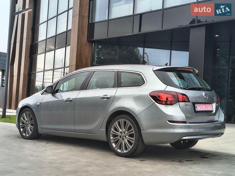 Универсал Opel Astra 2012 в Луцке