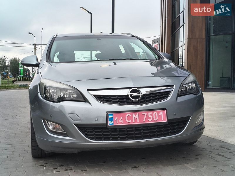 Универсал Opel Astra 2012 в Луцке