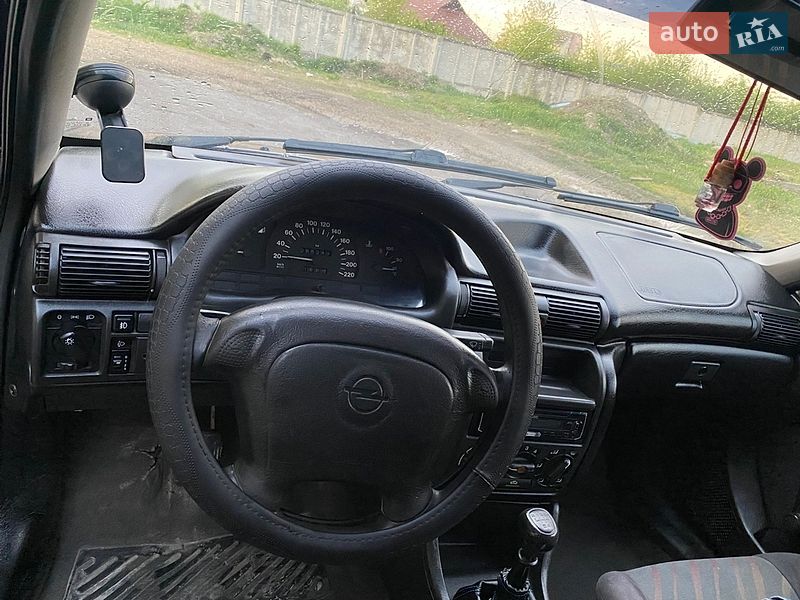Універсал Opel Astra 1997 в Гусятині