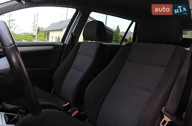 Универсал Opel Astra 2006 в Трускавце