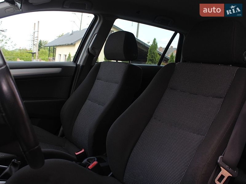 Универсал Opel Astra 2006 в Трускавце