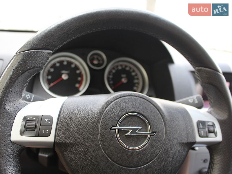 Универсал Opel Astra 2006 в Трускавце