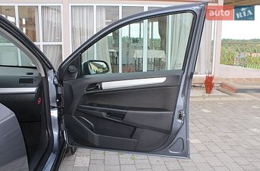 Универсал Opel Astra 2006 в Трускавце
