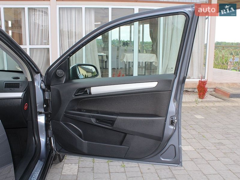 Универсал Opel Astra 2006 в Трускавце